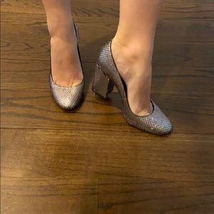 Vince Camuto pumps